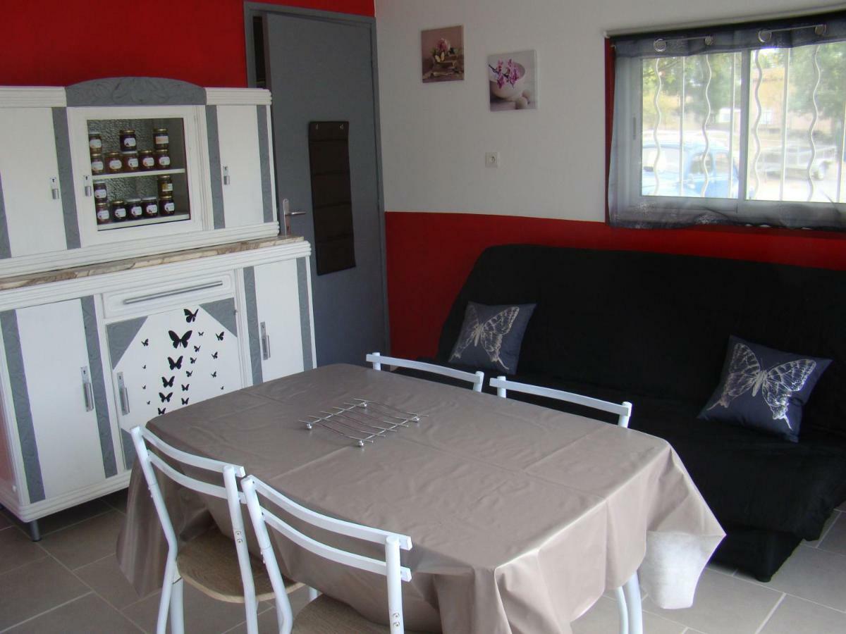 Studio/Gite Les Papillons Lablachère Dış mekan fotoğraf